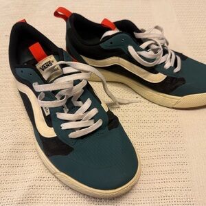 VANS UltraRange Size 10.5